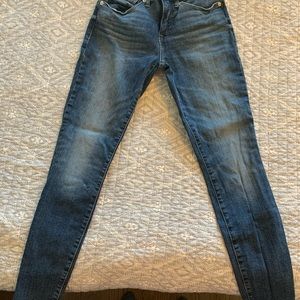 Lucky brand skinny jeans. Size 4/27